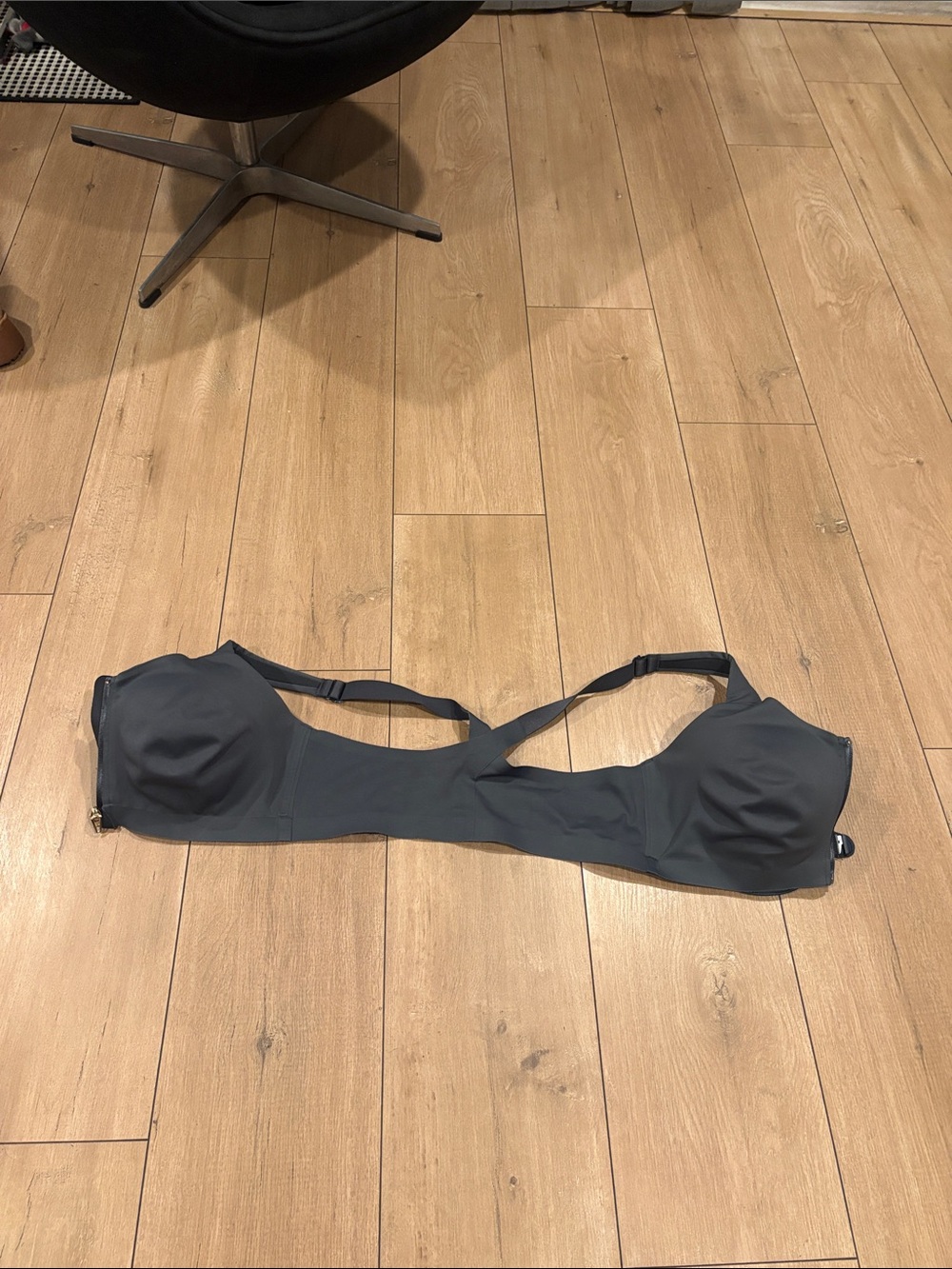 Victoria’s Secret Sports Bra Size 36DDD - Picture 4 of 8